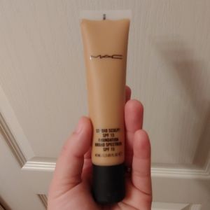 MAC studio sculpt foundation